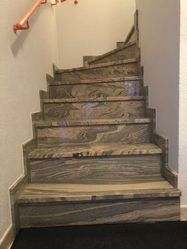 Escalier en granit intérieur
